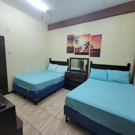 B Aparts Hotel Coxen Hole Zewnętrze zdjęcie