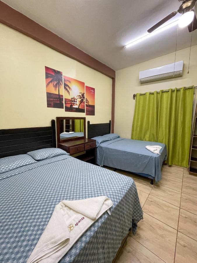 B Aparts Hotel Coxen Hole Zewnętrze zdjęcie