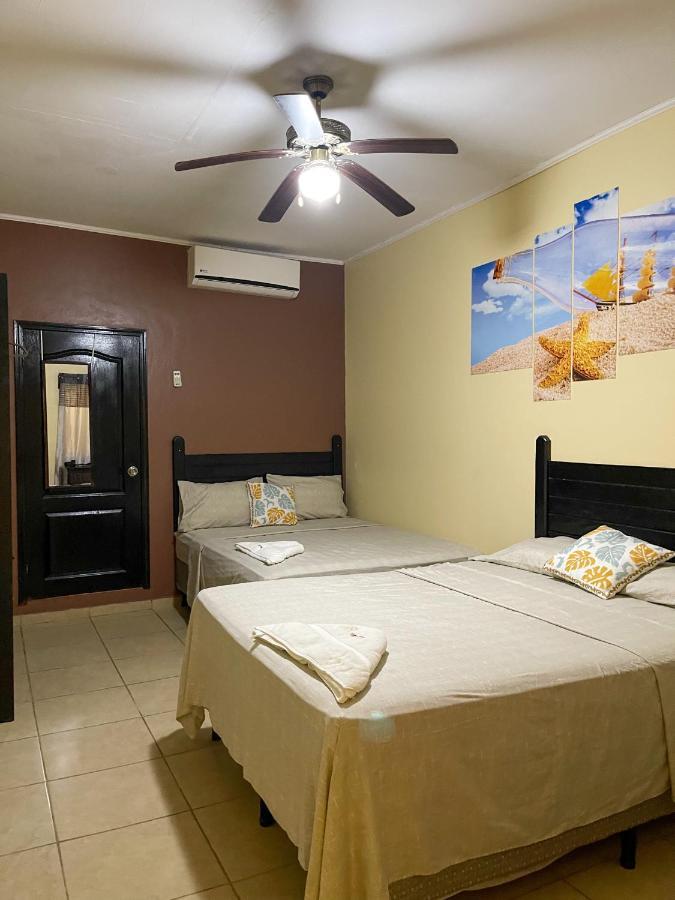 B Aparts Hotel Coxen Hole Zewnętrze zdjęcie
