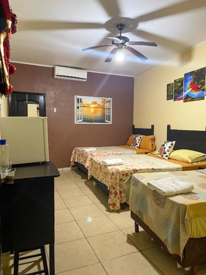 B Aparts Hotel Coxen Hole Zewnętrze zdjęcie