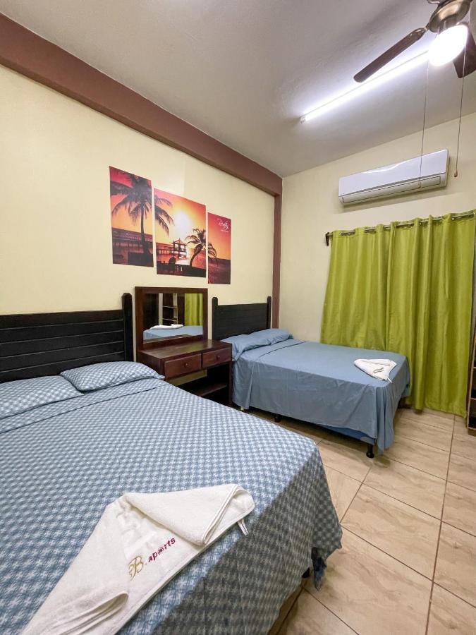 B Aparts Hotel Coxen Hole Zewnętrze zdjęcie