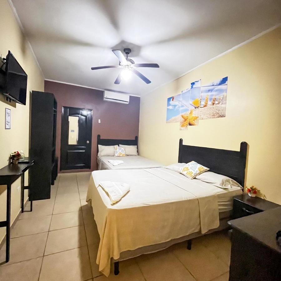 B Aparts Hotel Coxen Hole Zewnętrze zdjęcie
