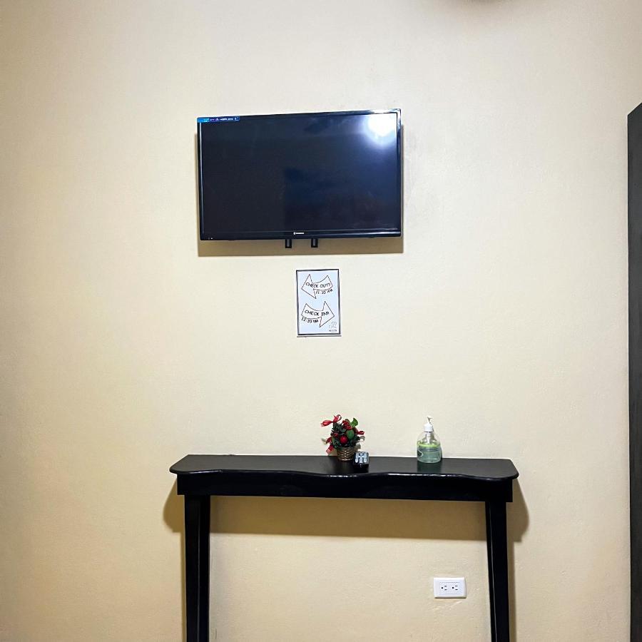 B Aparts Hotel Coxen Hole Zewnętrze zdjęcie