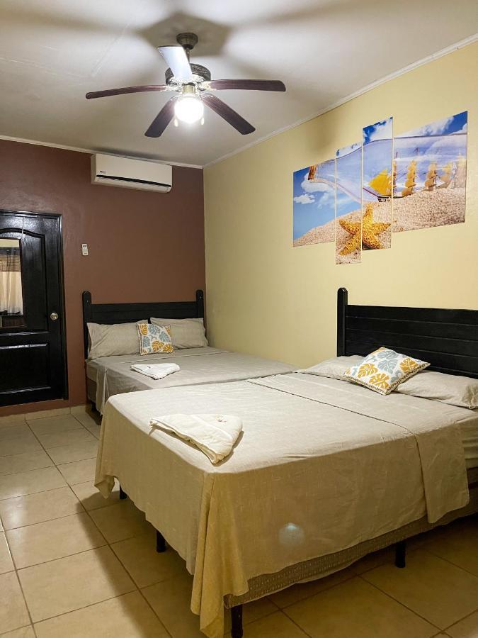 B Aparts Hotel Coxen Hole Zewnętrze zdjęcie