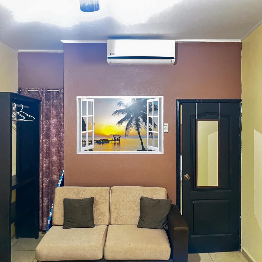 B Aparts Hotel Coxen Hole Zewnętrze zdjęcie