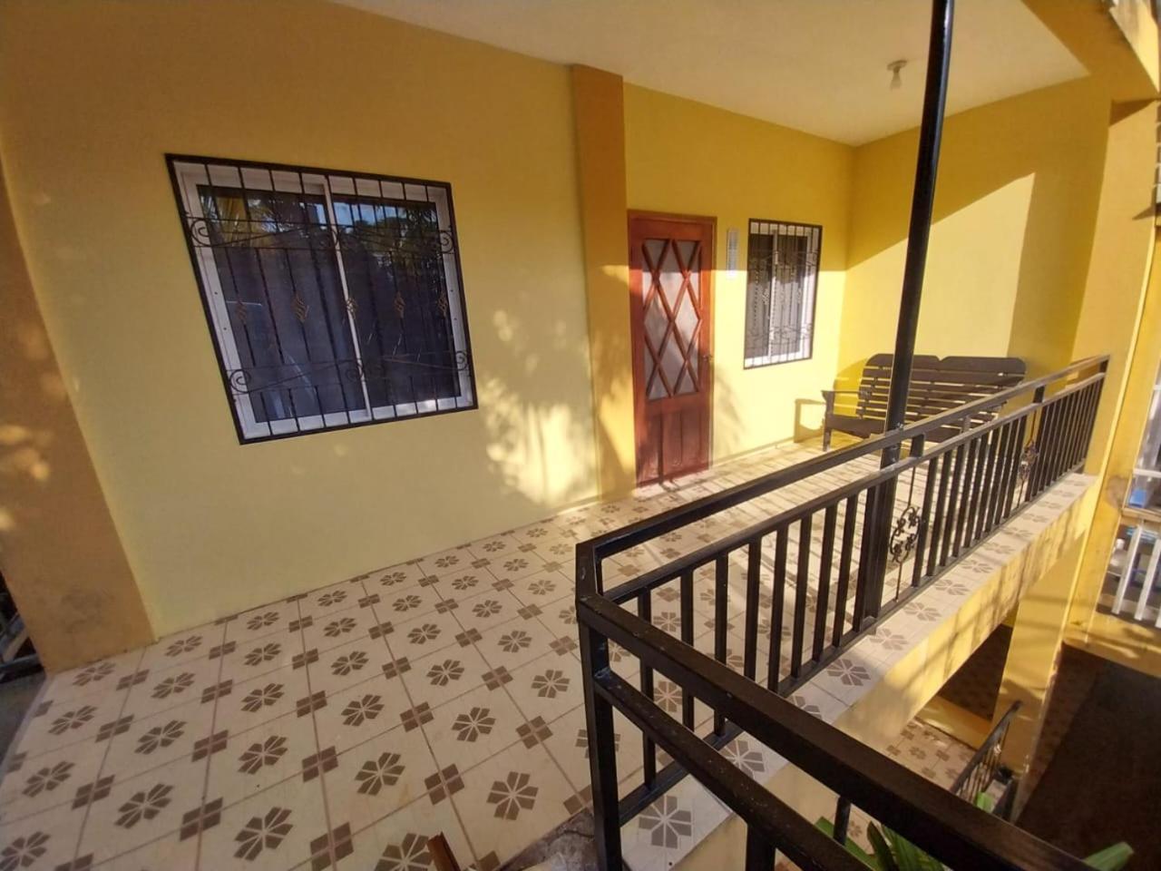 B Aparts Hotel Coxen Hole Zewnętrze zdjęcie
