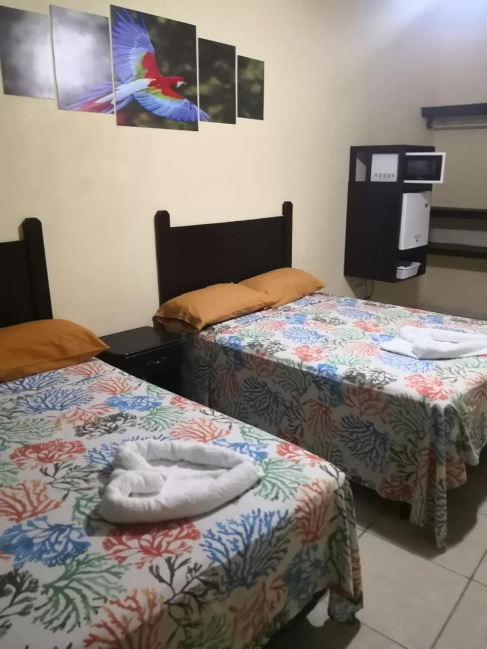 B Aparts Hotel Coxen Hole Zewnętrze zdjęcie