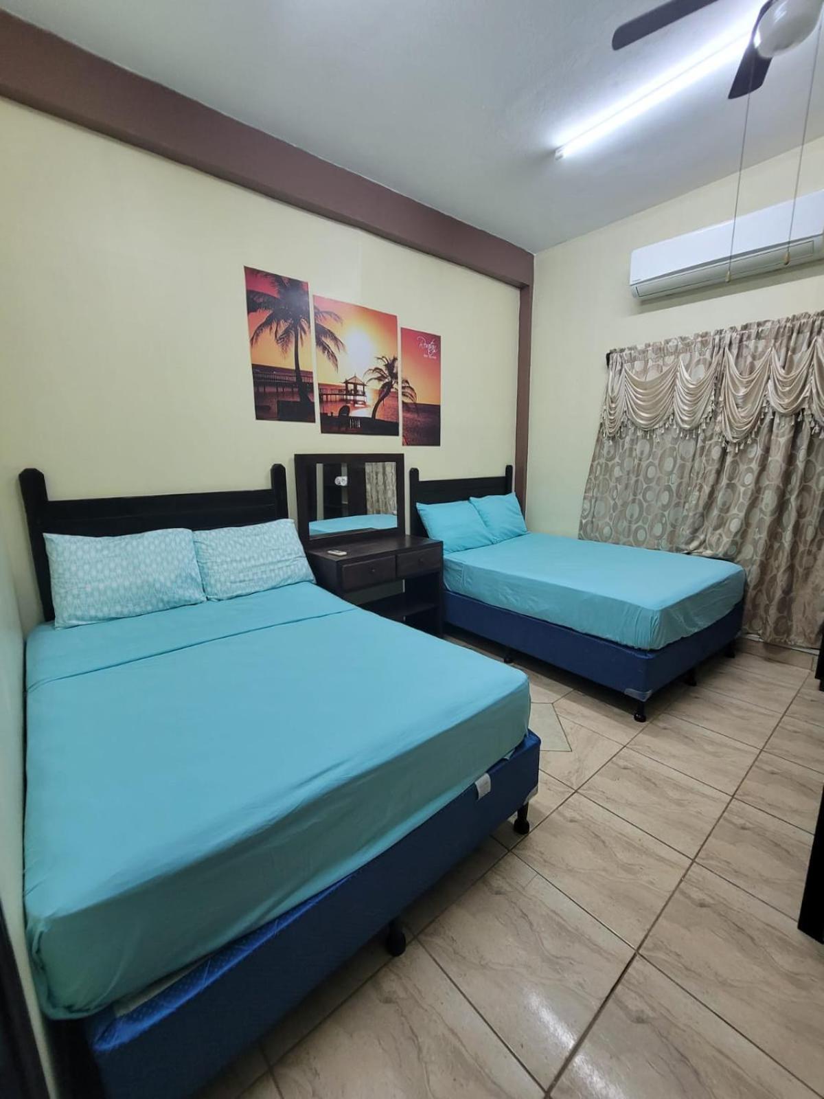 B Aparts Hotel Coxen Hole Zewnętrze zdjęcie